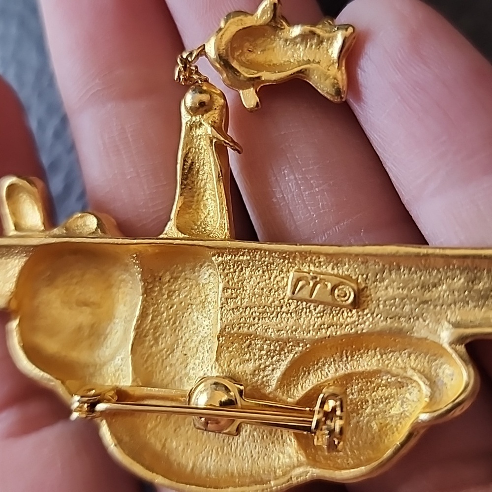 VTG JJ Gold Cat and Mouse Brooch - Picture 6 of 7
